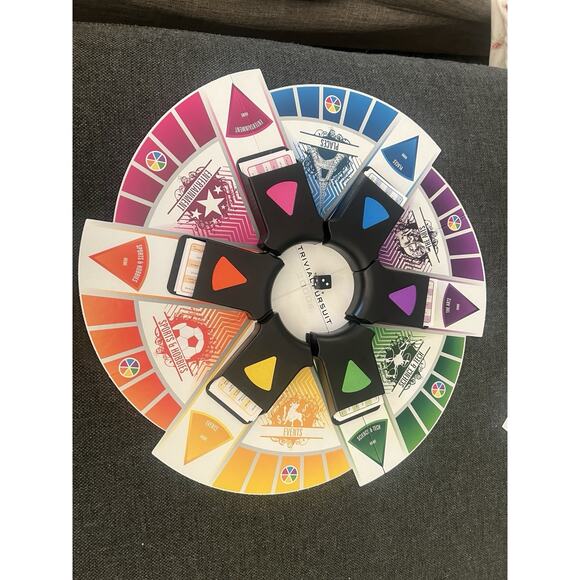 Trivial Pursuit 2000s COMPLETE 2016 Hasbro Gaming Pop Culture Collectible Game - Picture 8 of 11